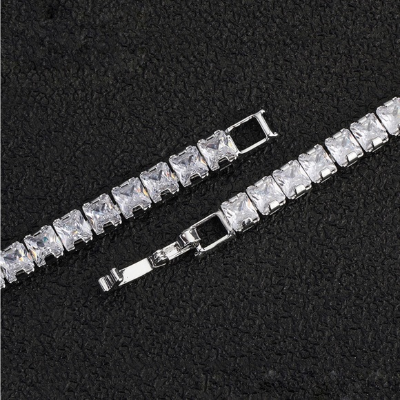 Tennis Bracelet Platinum Plated Women’s Bracelet Ready to Gift - Picture 2 of 9